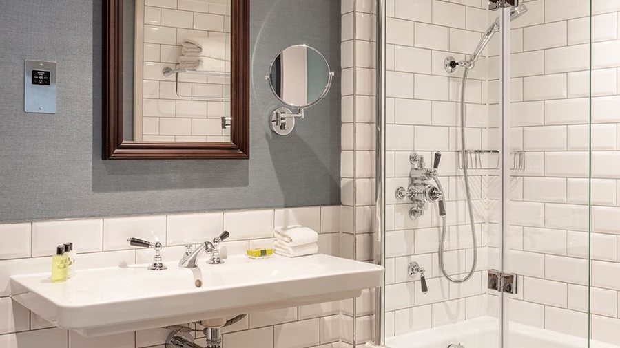 Intercontinental Edinburgh The George By IHG Edinburgh Scotland — Bathroom