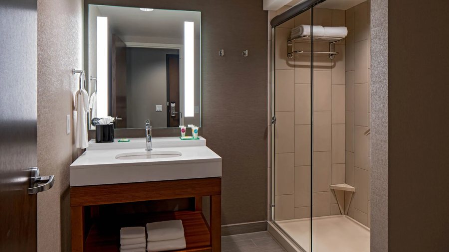InterContinental Indianapolis by IHG — Bathroom