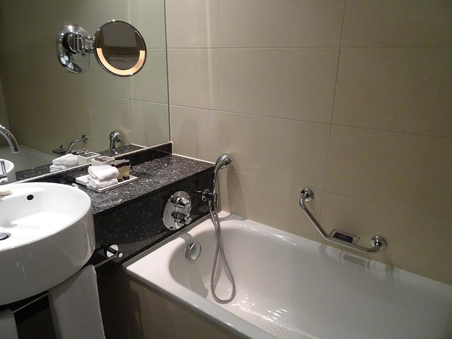 Intercontinental Istanbul By IHG Istanbul — Bathroom