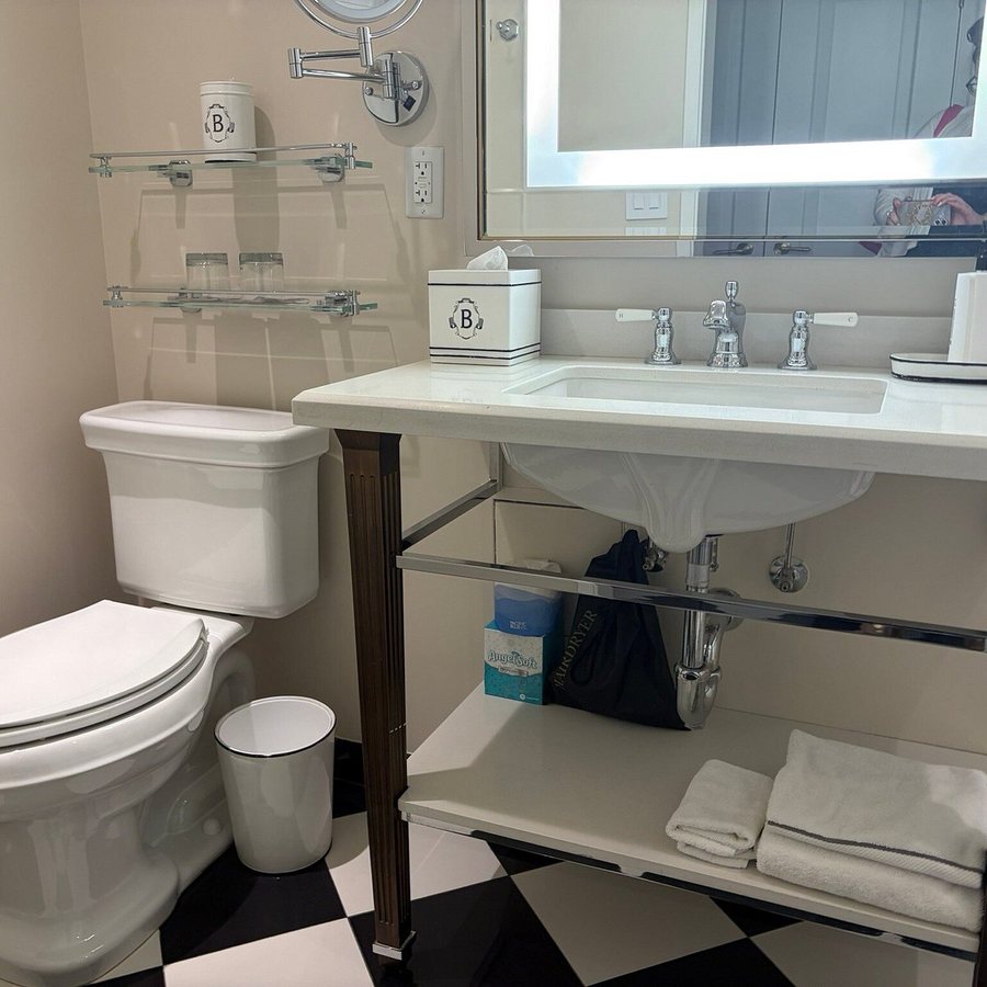 Intercontinental New York Barclay By IHG — Bathroom