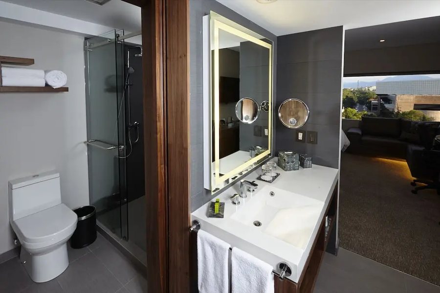Intercontinental Presidente Mexico City By IHG — Bathroom