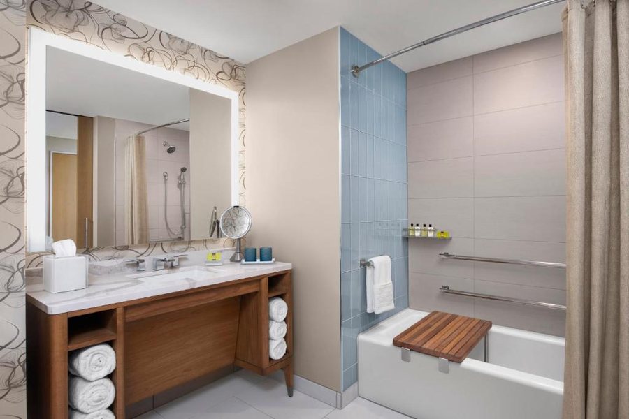 Intercontinental San Diego By IHG San Diego California — Bathroom