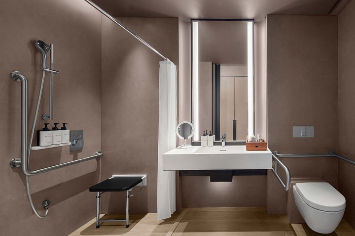 InterContinental Singapore Robertson Quay by IHG — Bathroom