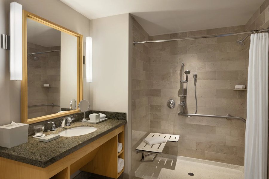 Intercontinental The Clement Monterey By IHG — Bathroom
