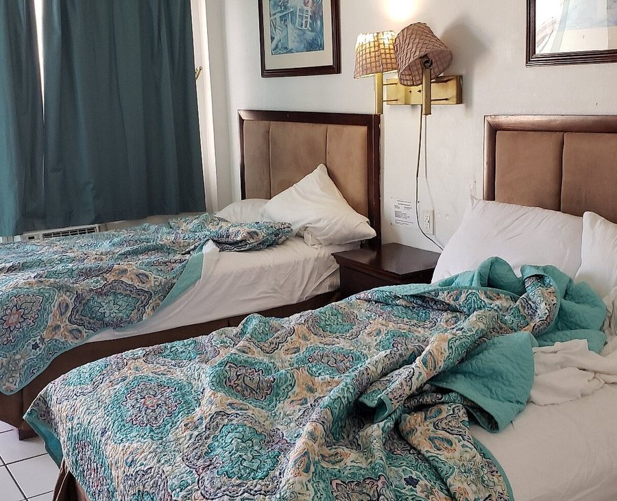 International Inn on the Bay Miami Beach Florida — Guest room