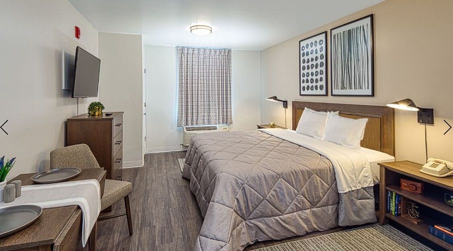 Intown Suites Salt Lake South — Guest room