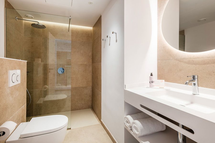 Inturotel Cala Azul — Bathroom