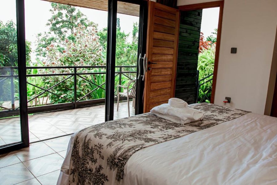 INZU Lodge — Guest room