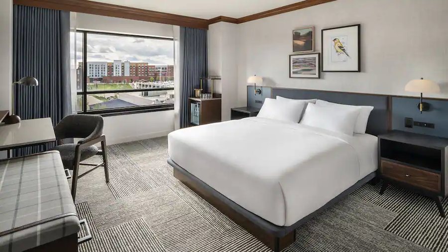 Iowa House Hotel — Guest room