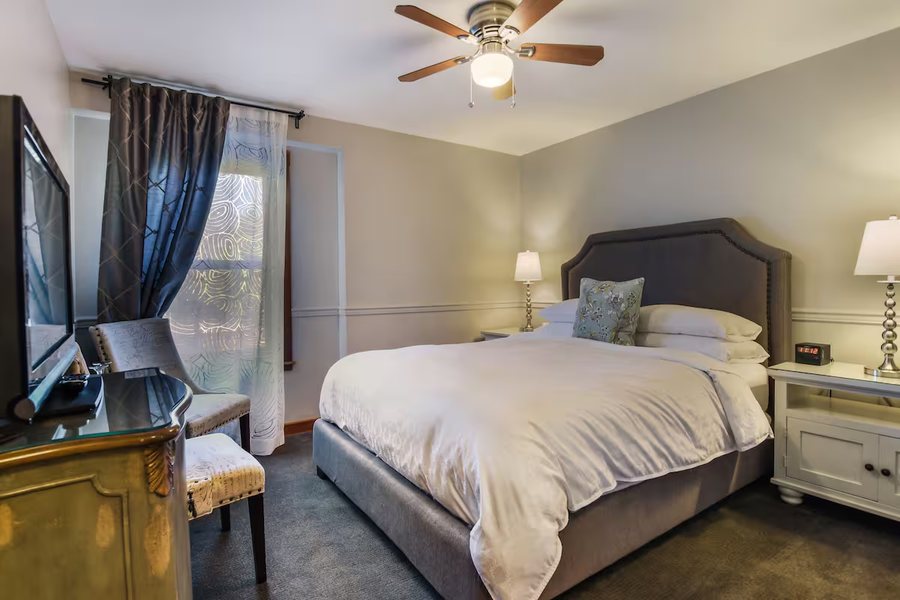 Iris Inn — Guest room