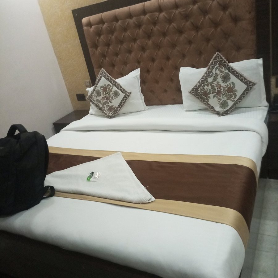Iris Suites Kalkaji — Guest room