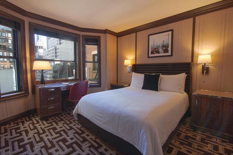 Iroquois New York Times Square — Guest room