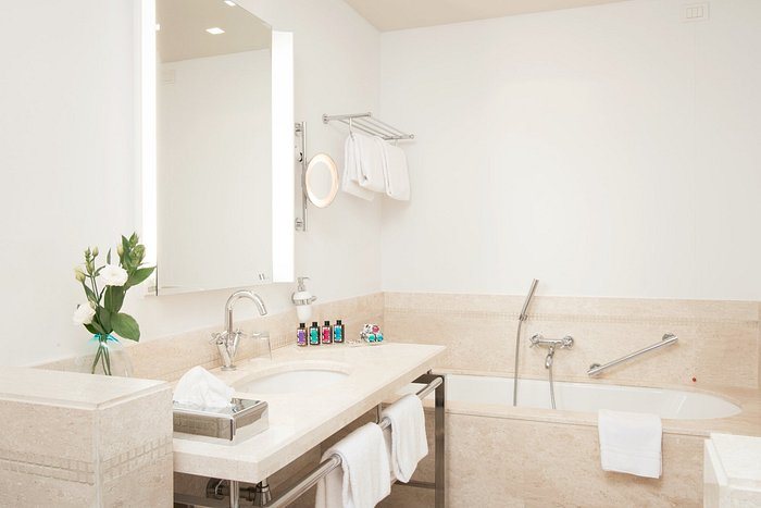 Is Arenas Camping Village — Bathroom
