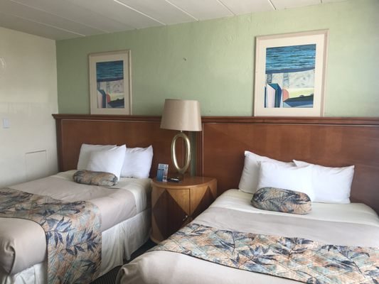 Island Breeze Motel — Guest room