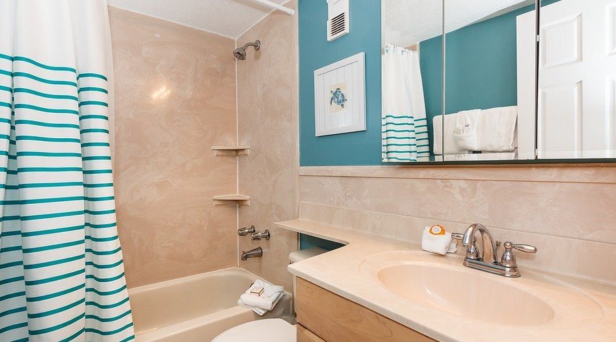 Island Echos Condominiums — Bathroom
