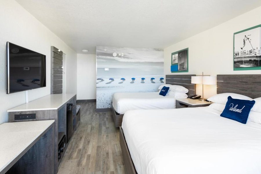 Island Echos Condominiums — Guest room