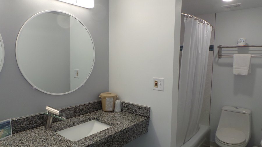 Island House RV Park — Bathroom