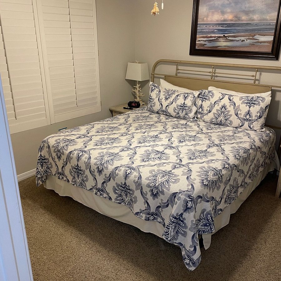 Island Princess Condominiums — Guest room