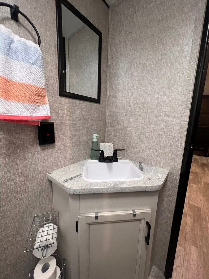 Island Retreat RV Park — Bathroom