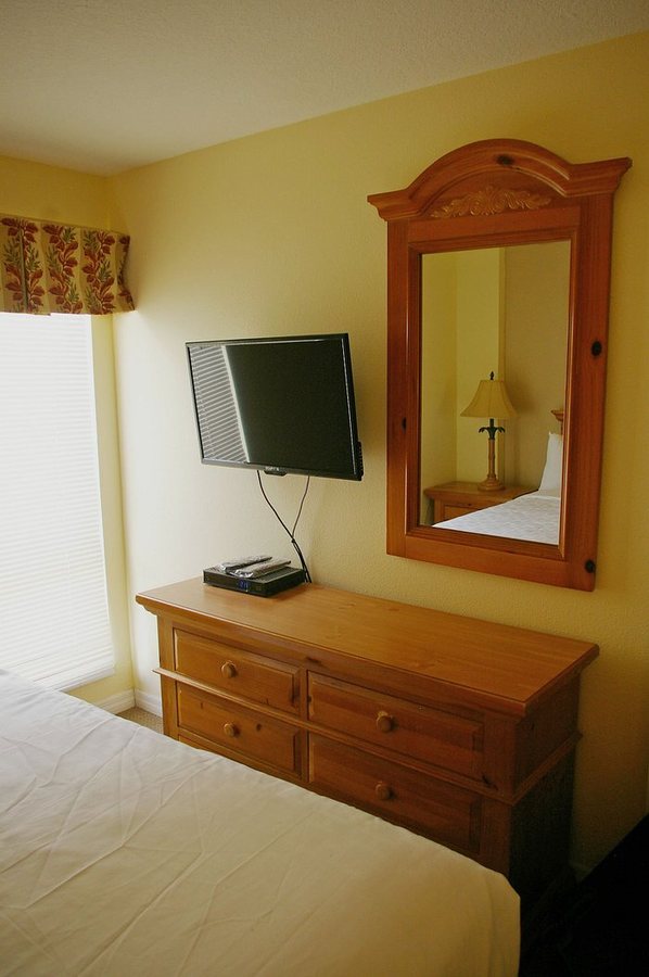 Island Retreat RV Park — Guest room