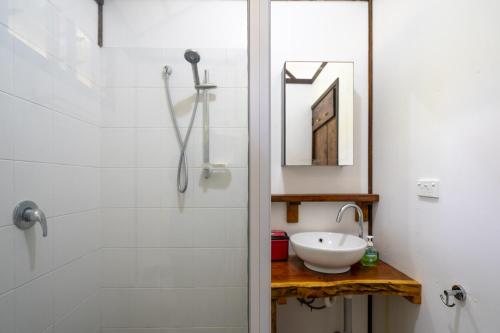 Island View Cottages — Bathroom