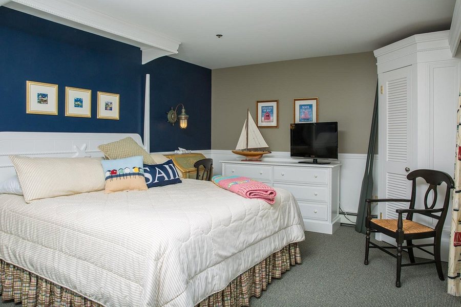 Island View Inn — Guest room