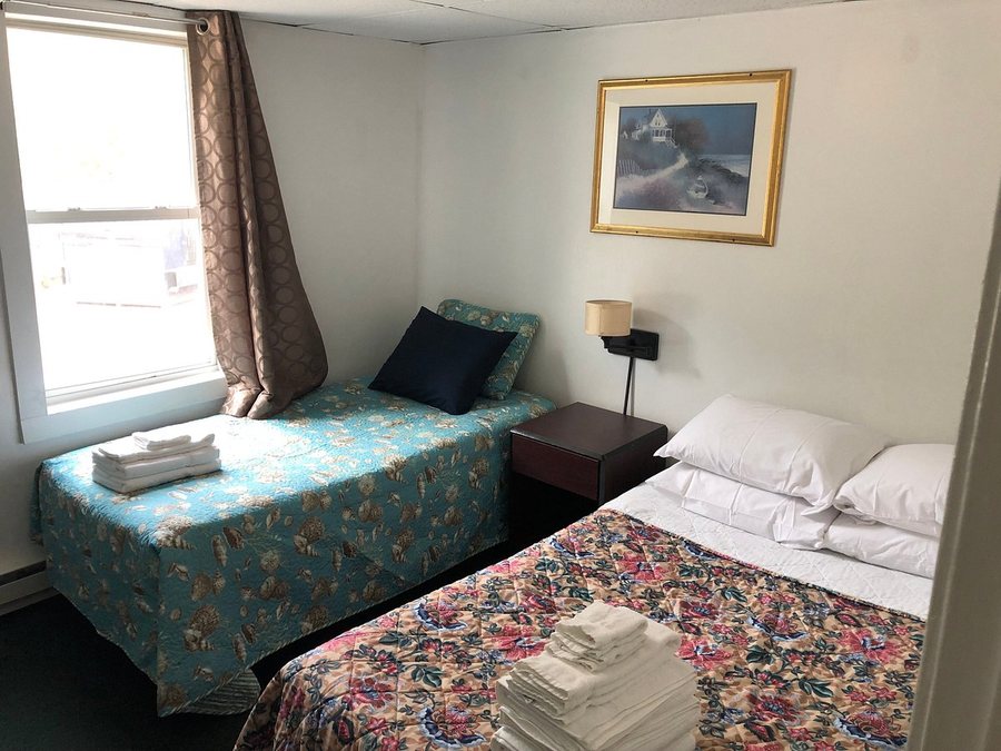 Island View Motel — Guest room