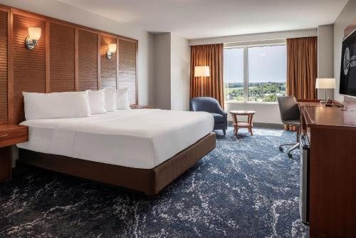Isle Casino Hotel Waterloo — Guest room