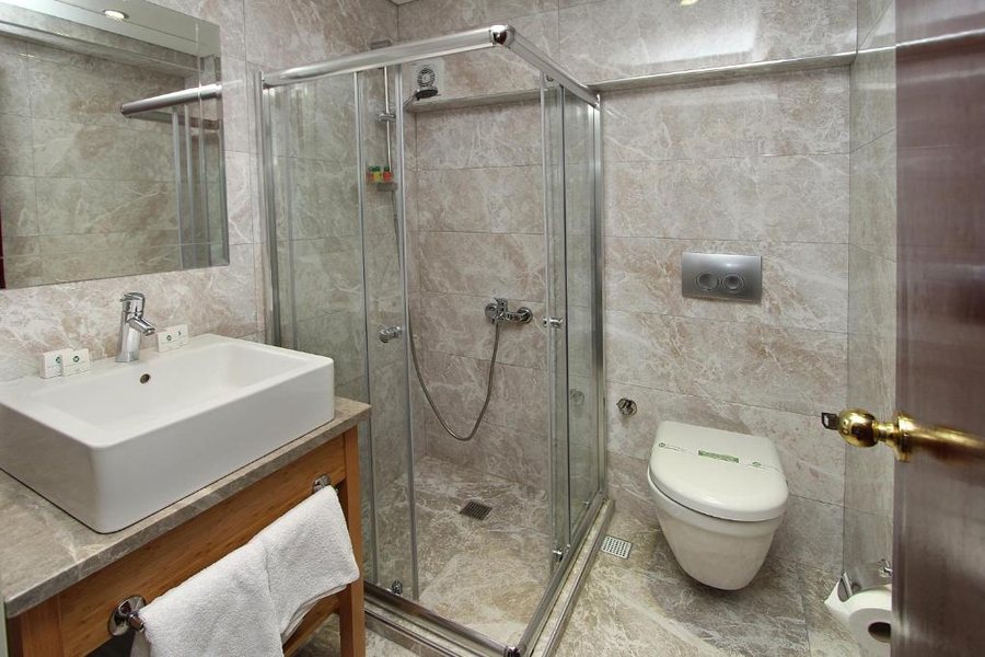 Istanbul Gonen Hotel Istanbul — Bathroom
