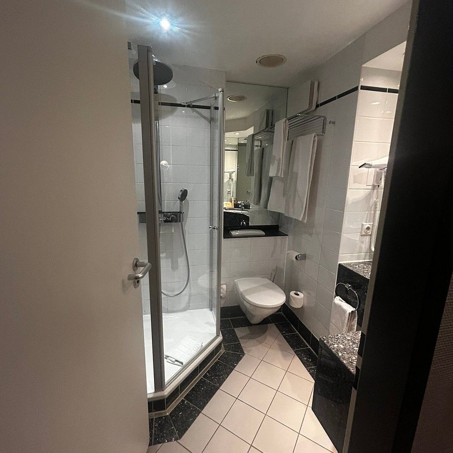 IStay by NH Berlin City Ost Hotel — Bathroom