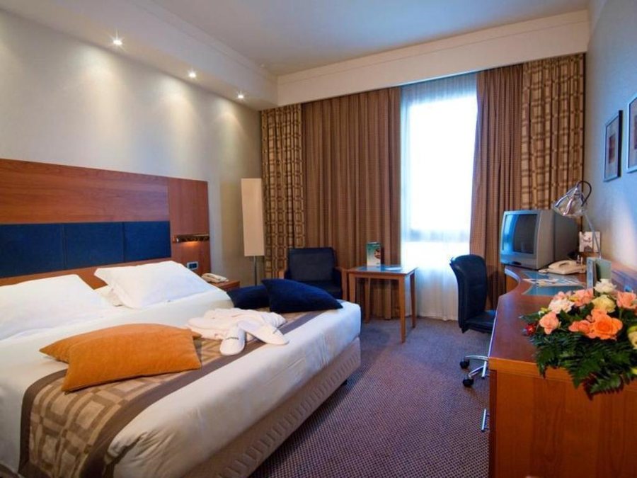 Italiana Hotels Florence — Guest room