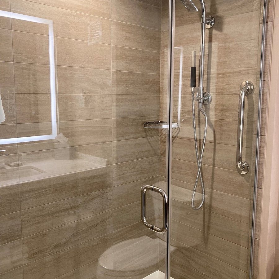 Ithaca Marriott Downtown on the Commons — Bathroom
