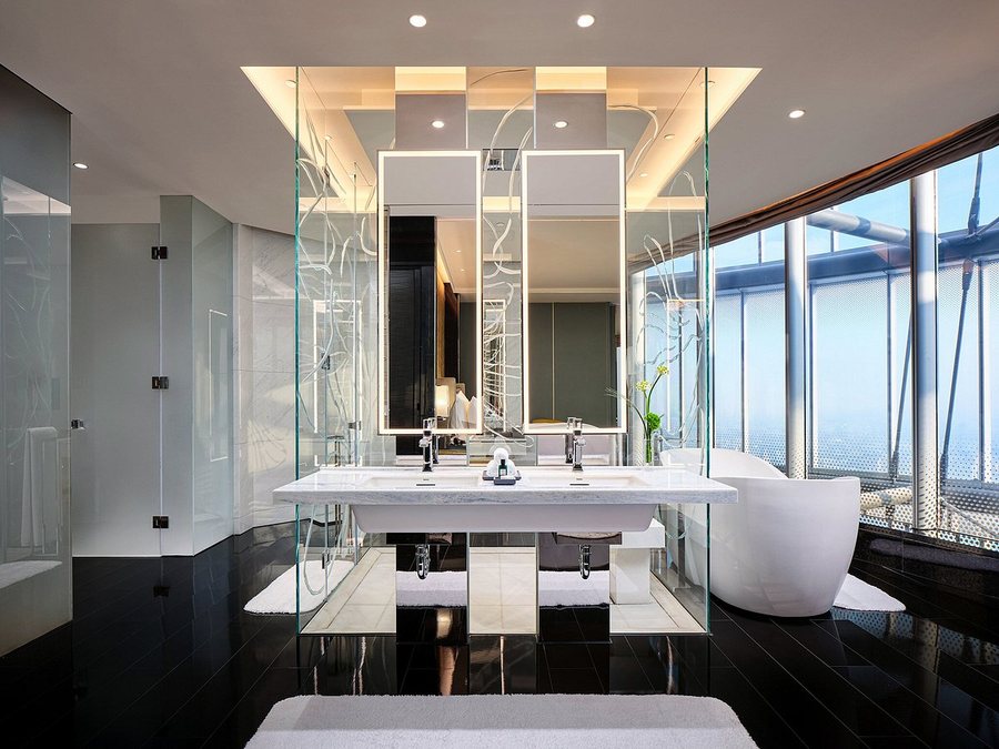 J Hotel Shanghai Tower — Bathroom