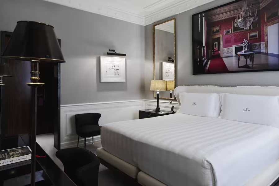 J K Place Roma — Guest room