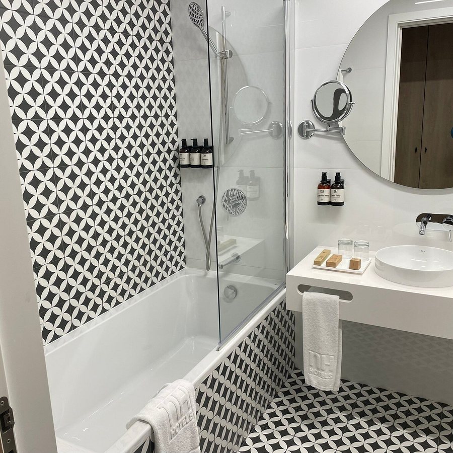 JAM Porto — Bathroom