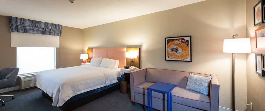 Jamestown Railtown Motel — Guest room