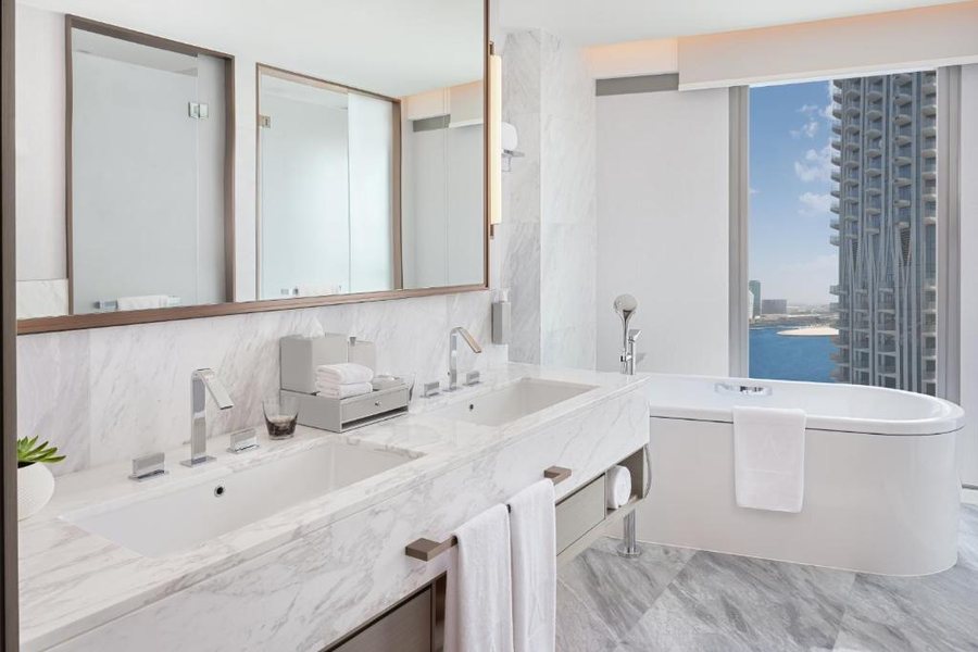 Jannah Dubai Creek Hotel — Bathroom