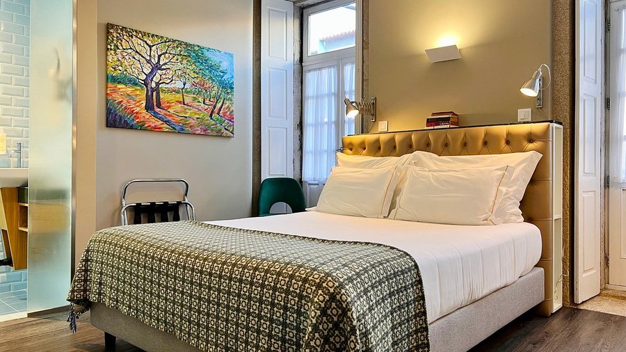 Jardim da Batalha by Shiadu — Guest room