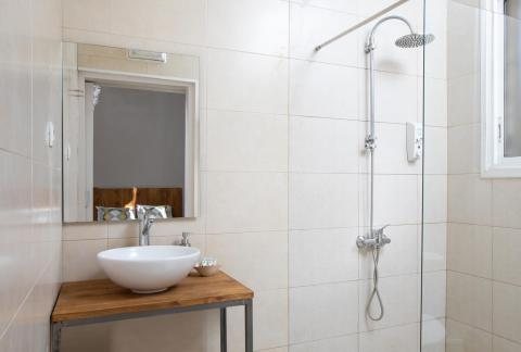 Jardinets Guest House Barcelona Catalonia — Bathroom
