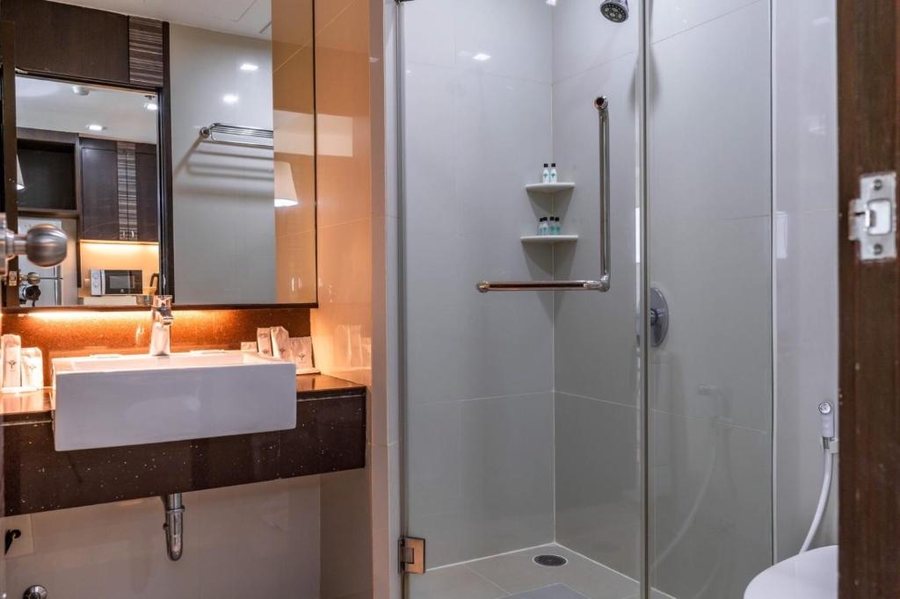 Jasmine Grande Residence — Bathroom