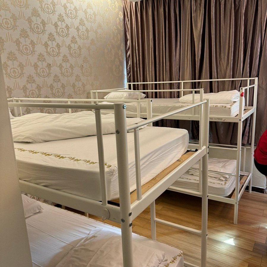 Jayleen 1918 — Guest room