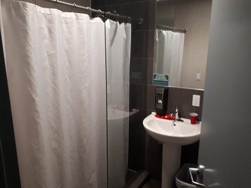 Jazz on Columbus Circle New York City New York — Bathroom