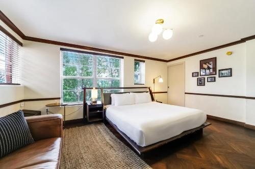 Jefferson Hotel Miami Florida — Guest room