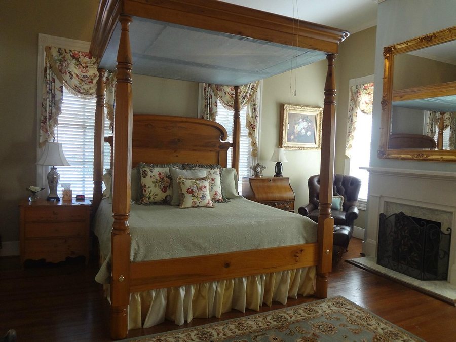 Jefferson House Bed and Breakfast — Guest room
