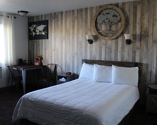Jefferson Inn — Guest room