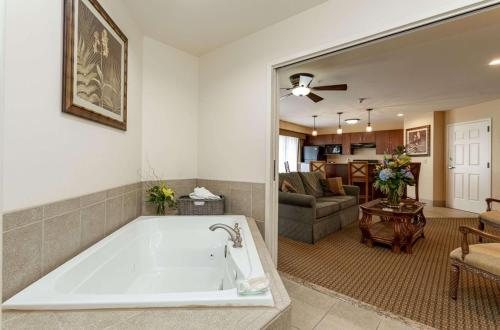 Jefferson Street Inn — Bathroom