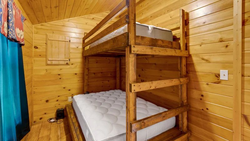 Jellystone Park Delaware Beaches — Guest room