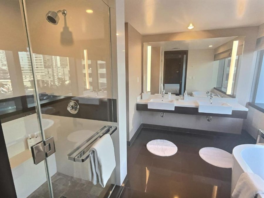 Jet Luxury at The Vdara Las Vegas Nevada — Bathroom