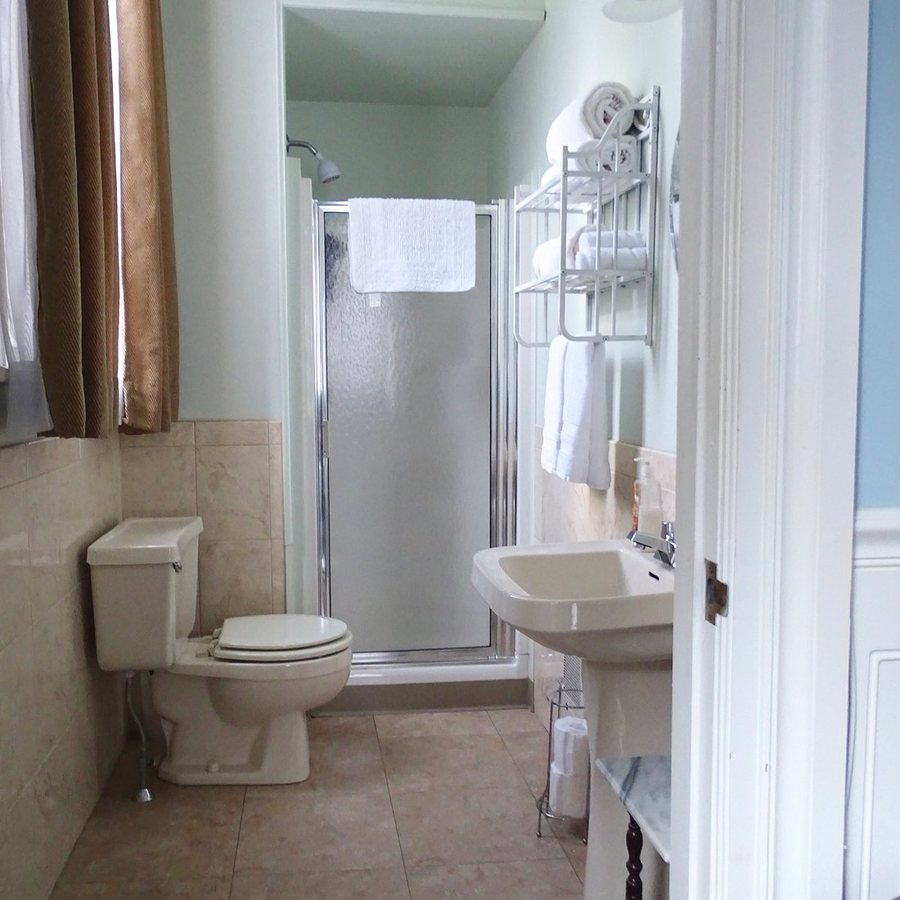 Jim Thorpe Camping Resort — Bathroom