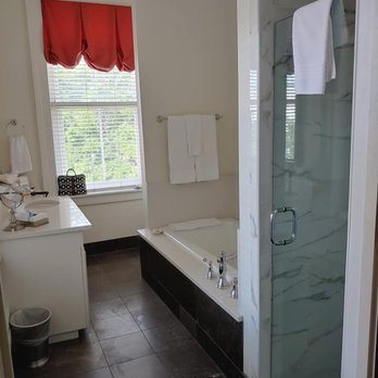 John Rutledge House Inn — Bathroom